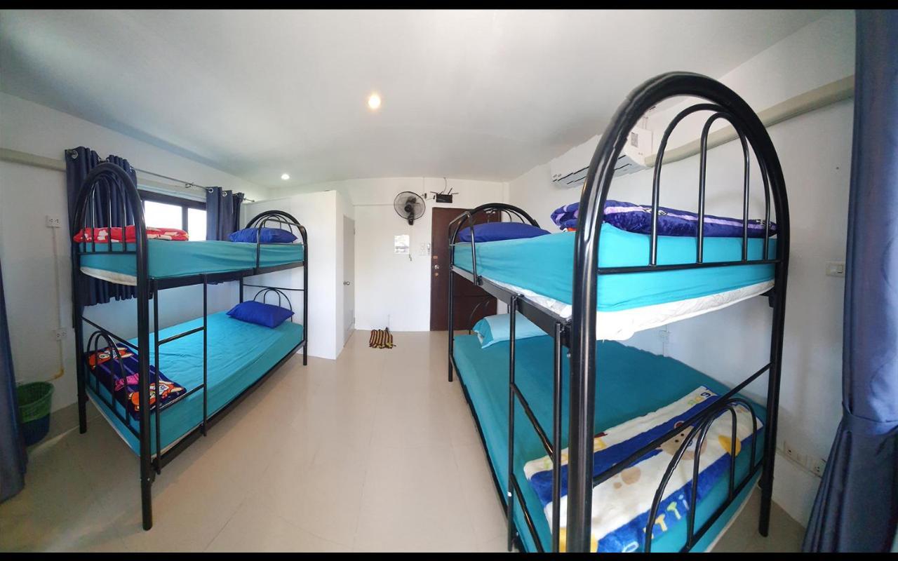 P & T Hostel Банграк-Біч Екстер'єр фото