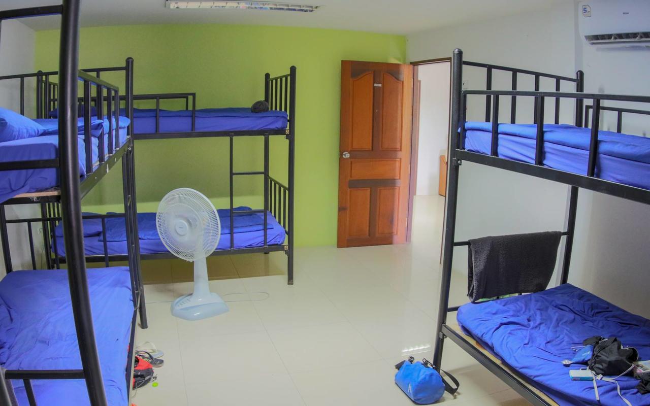P & T Hostel Банграк-Біч Екстер'єр фото
