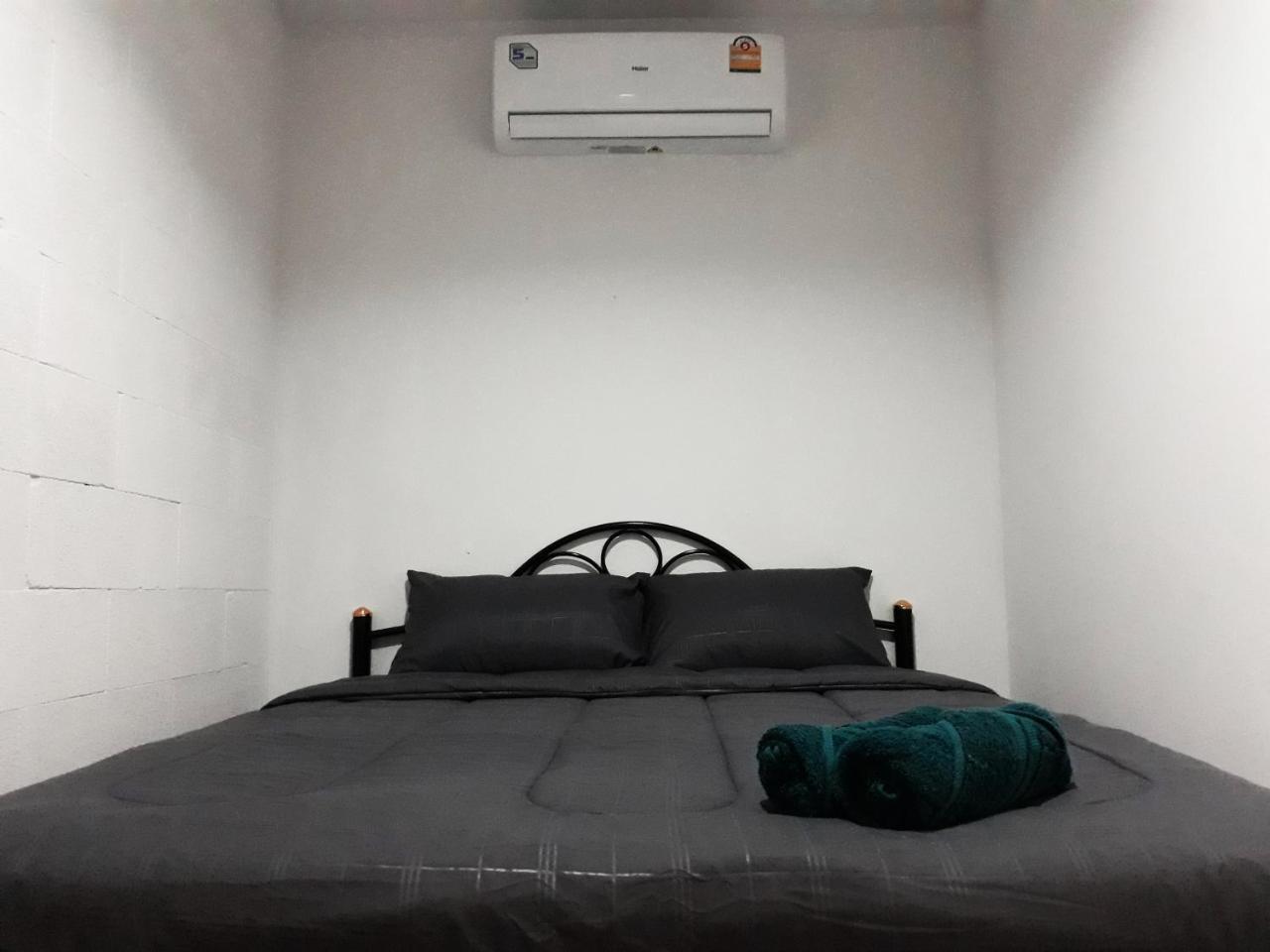 P & T Hostel Банграк-Біч Екстер'єр фото